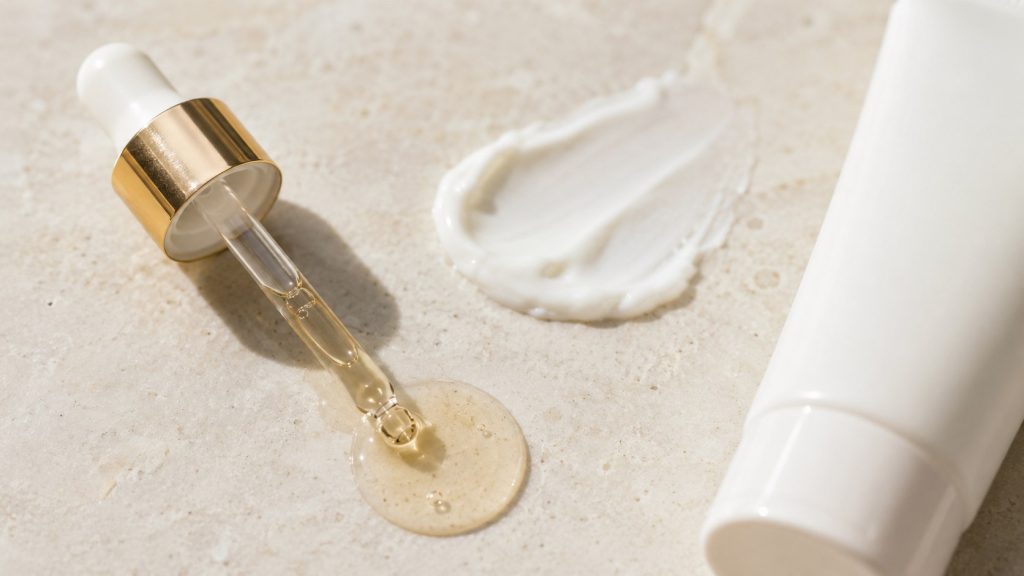 Retinol – jak stosować i czego unikać? Poradnik 2026
