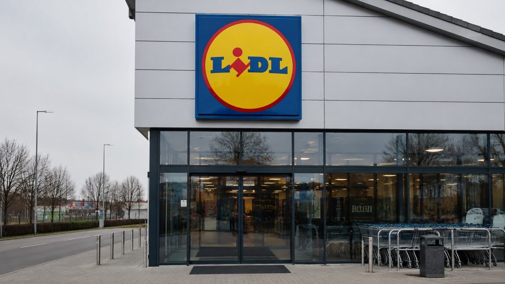 Czy Lidl i Biedronka są otwarte w niedzielę? Sprawdź 2026
